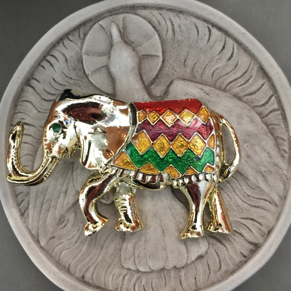 VTG Chevron Striped Blanket Elephant Brooch 2/$10